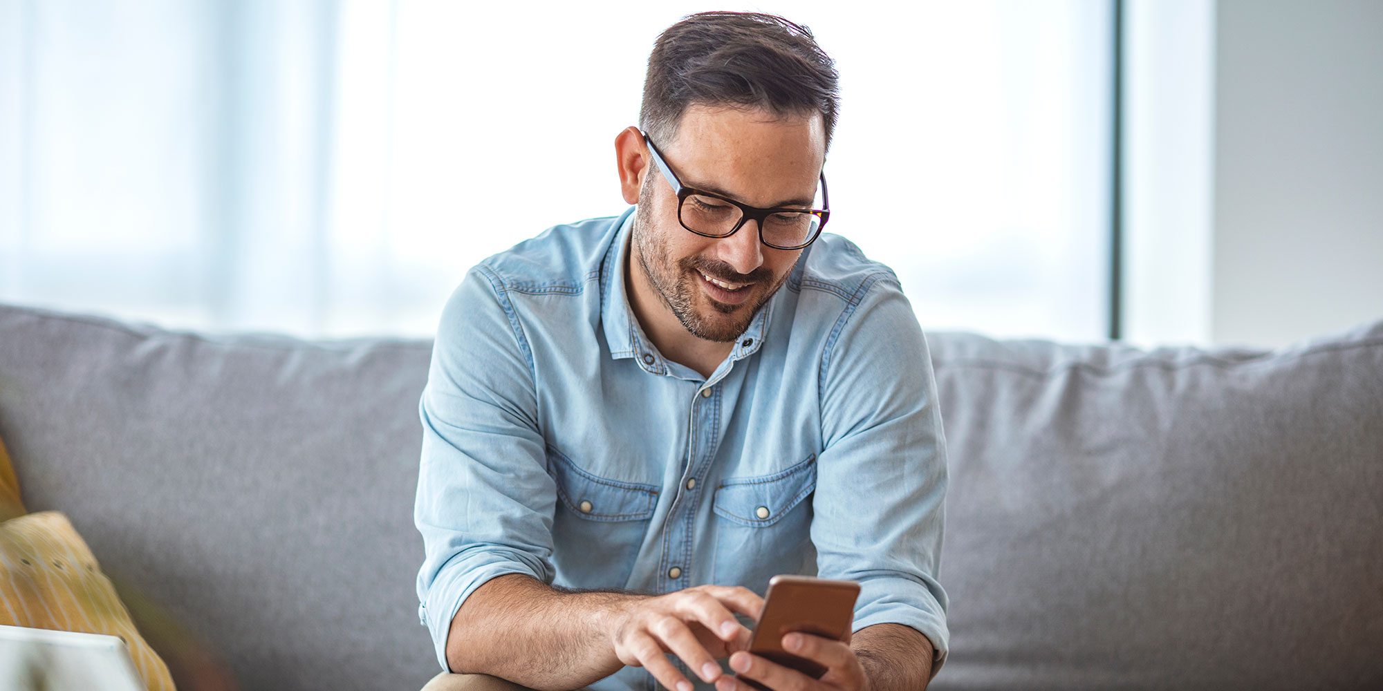 11 Advantages & Disadvantages of Peer-to-Peer (P2P) Payment Apps