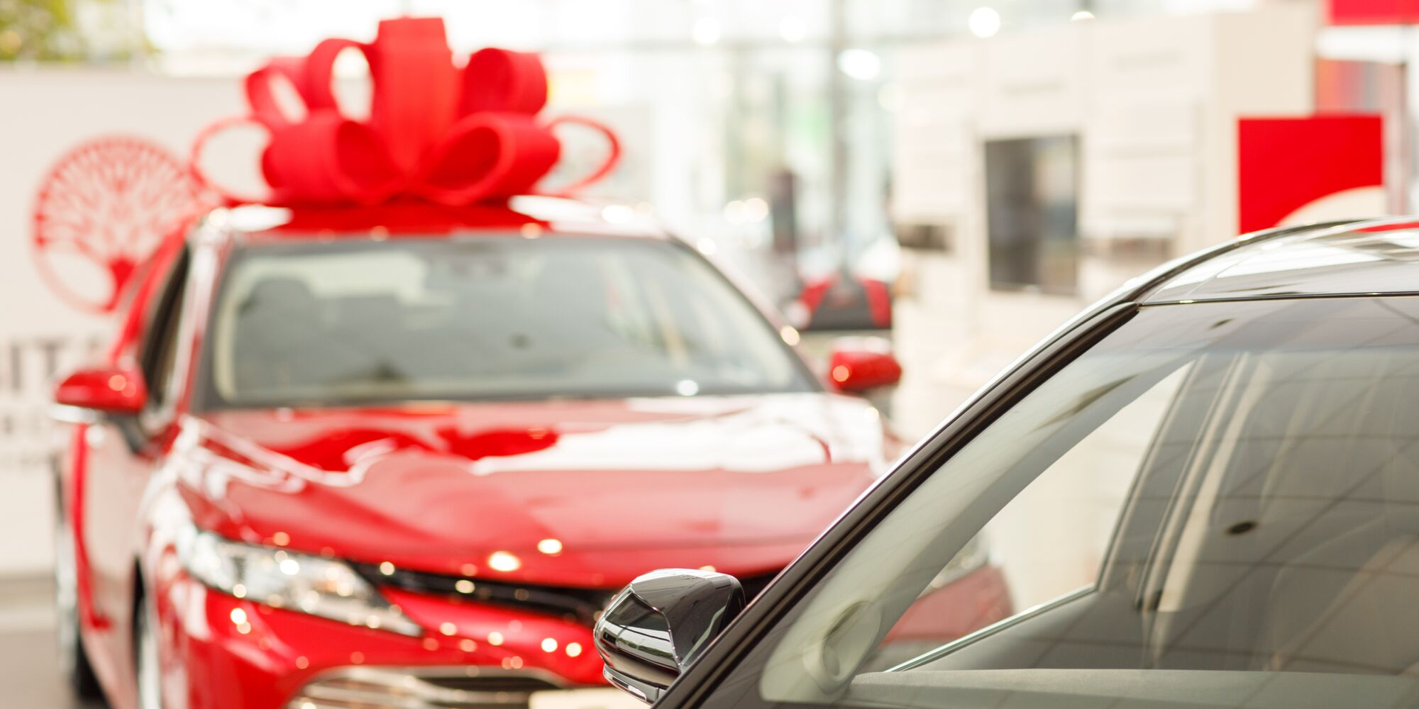 7 Car Buying & Refinancing Tips During the Holidays