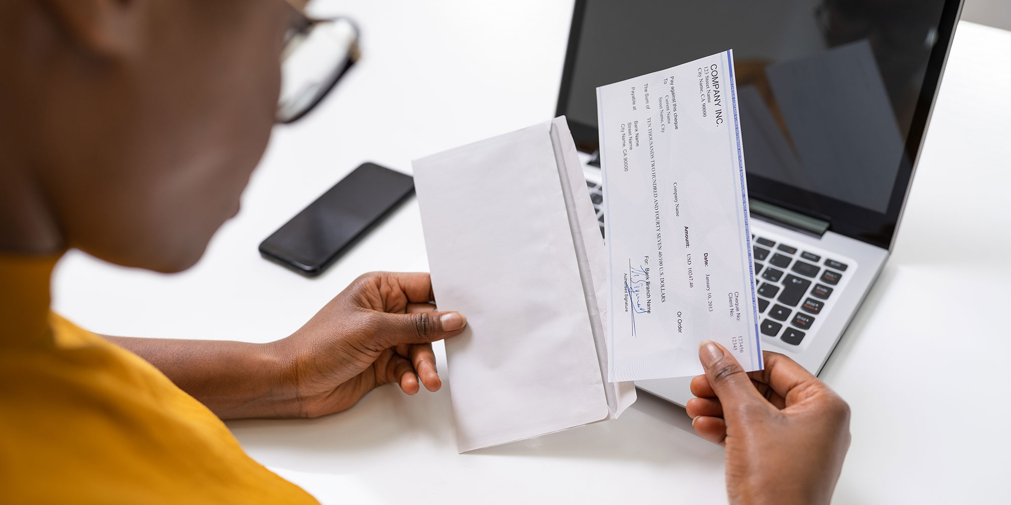 Simplifying Payroll: How to Choose the Right Payroll Service Provider
